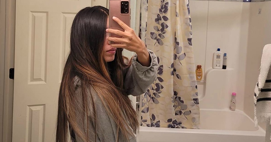 selfie in the mirror after use Furiden Professional Hair Straightener