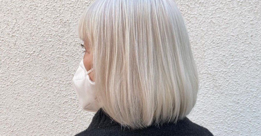 woman-with-bleached-hair