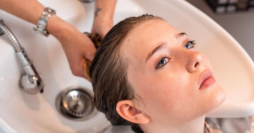 women-washing-hair