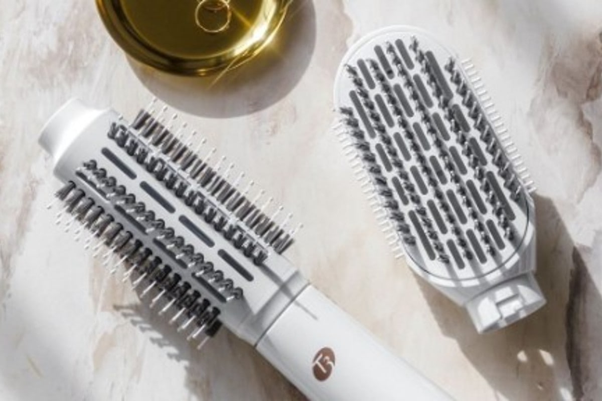 white blow dryer brush