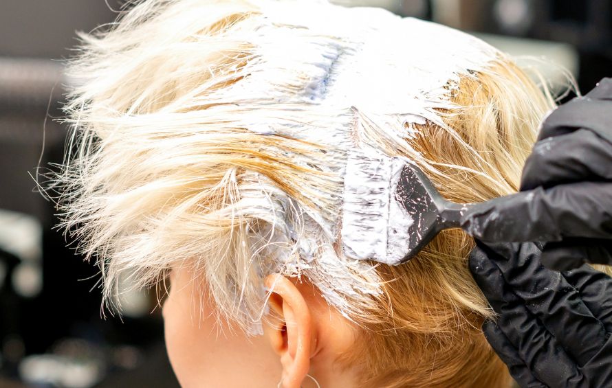 Coloring white hair with hair dye