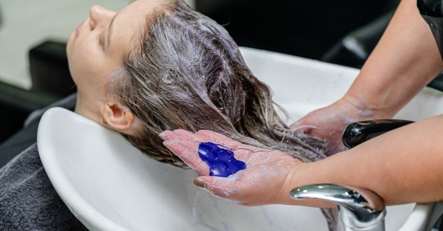 Purple shampoo after hair lightening